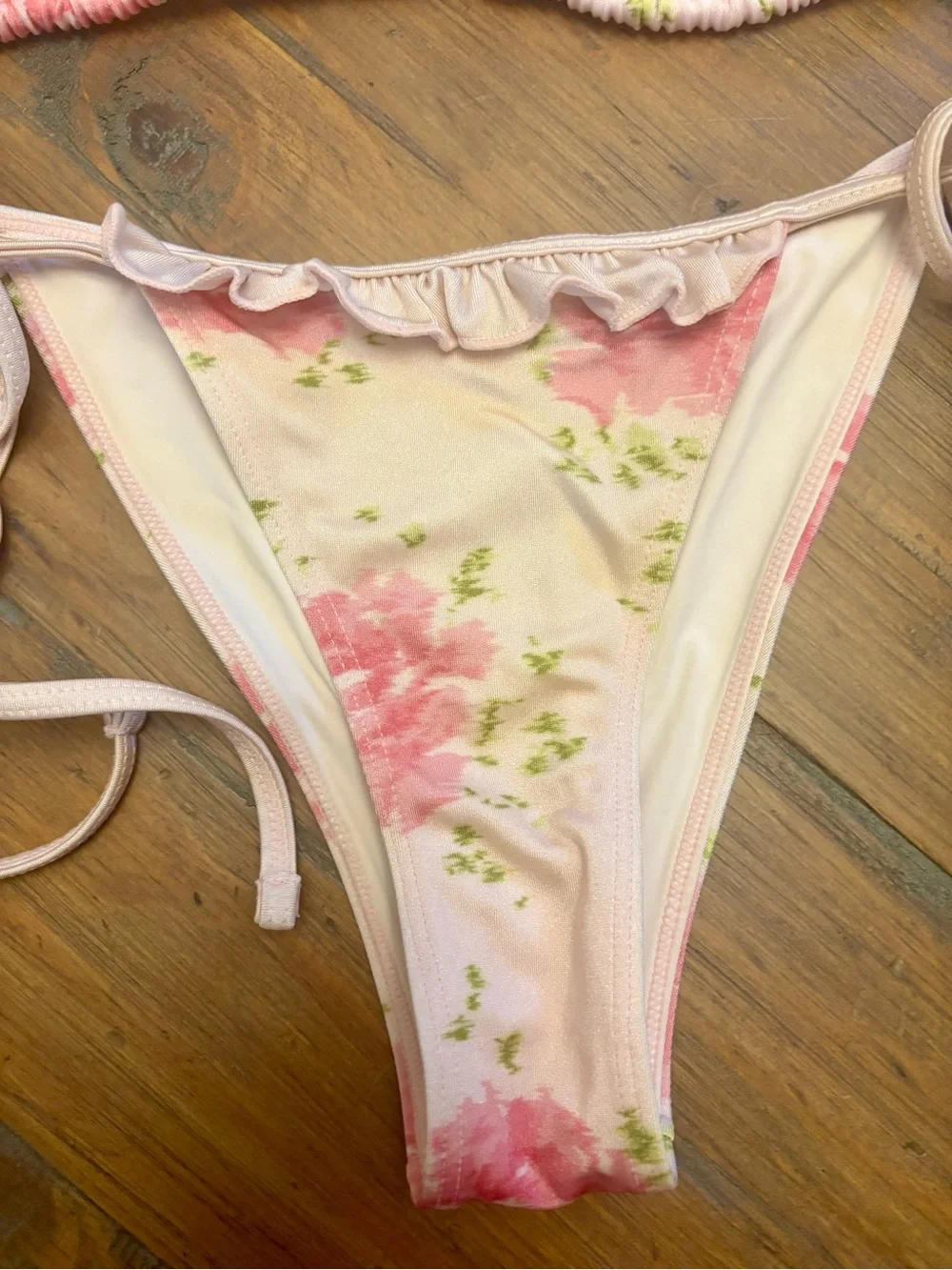 Frankie’s bikinis x Sydney Sweeney Mio Amore bikini set